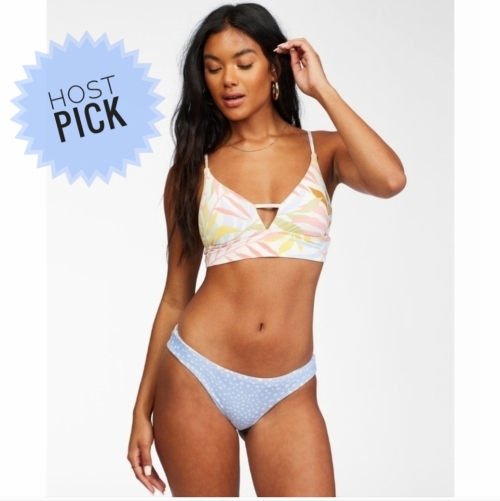BILLABONG TROPICAL JUNGLE V-NECK CAMI & REVERSIBLE FIJI BIKINI BOTTOMS